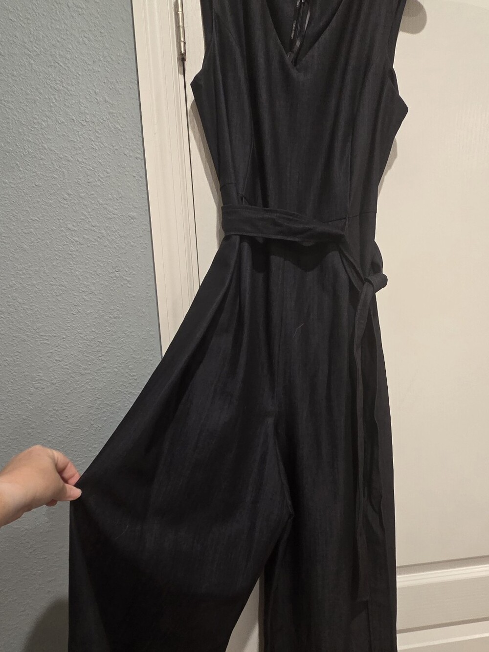Calvin Klein Sleeveless V-Neck Wide Leg Jumpsuit with Tie Waist Size 14